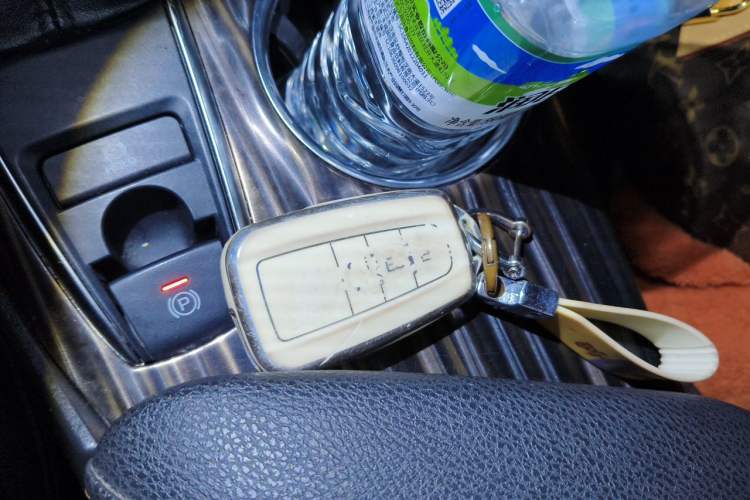 Used Toyota Camry 2019 2.0G Luxury Edition China VI Standard Vehicle Key