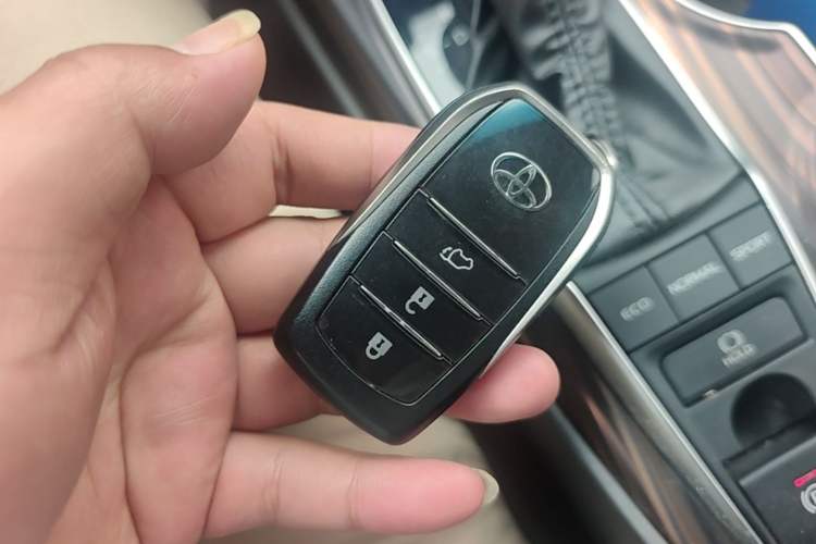 Used Toyota Camry 2019 Revised Version 2.5G Luxury Edition Vehicle Key