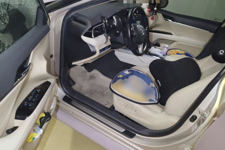 Used Toyota Camry 2019 Dual-Engine 2.5 HG Luxury Edition China VI Standard Driver Seat