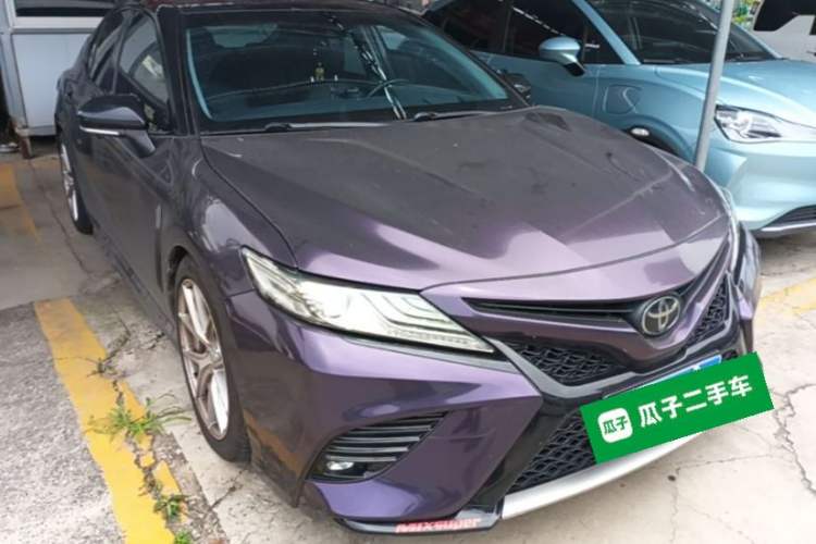 Used Toyota Camry 2019 2.0S FENGSHANG Version China VI Standard Front Right 45 Deg