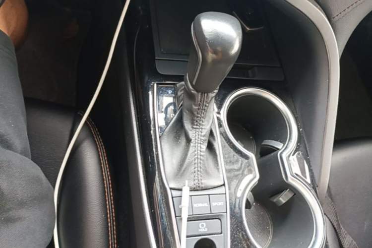 Used Toyota Camry 2019 2.0S FENGSHANG Version China VI Standard Gear Lever