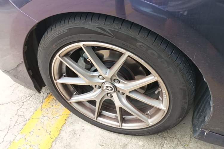 Used Toyota Camry 2019 2.0S FENGSHANG Version China VI Standard Left Front Wheel Hub