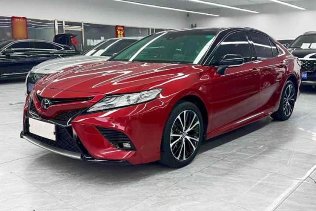 Ojetý Toyota Camry 2019 Revised Version 2.5S Fēngshàng Edition