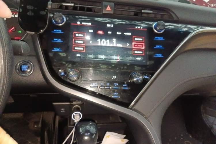 Used Toyota Camry 2019 2.0S FENGSHANG Version China VI Standard Audio And AC Panel