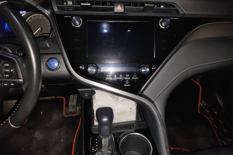 Used Toyota Camry 2019 Dual-Engine 2.5HS FENGSHANG Edition China VI Standard Audio And AC Panel