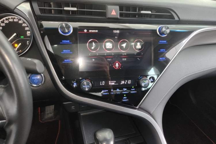 Used Toyota Camry 2019 Dual-Engine 2.5HS FENGSHANG Edition China VI Standard Audio And AC Panel