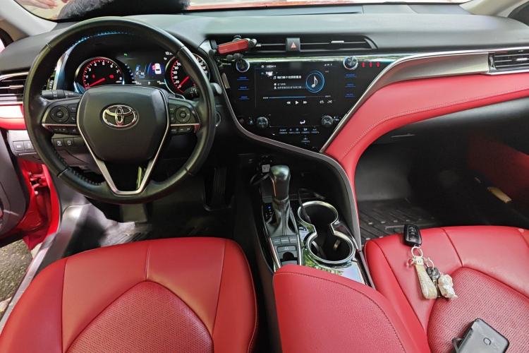 Used Toyota Camry 2019 2.5S FENGSHANG Version China VI Standard Center Console