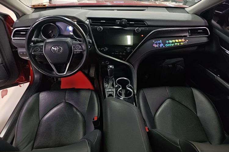 Used Toyota Camry 2019 Revised Version 2.5S Fēngshàng Edition Center Console
