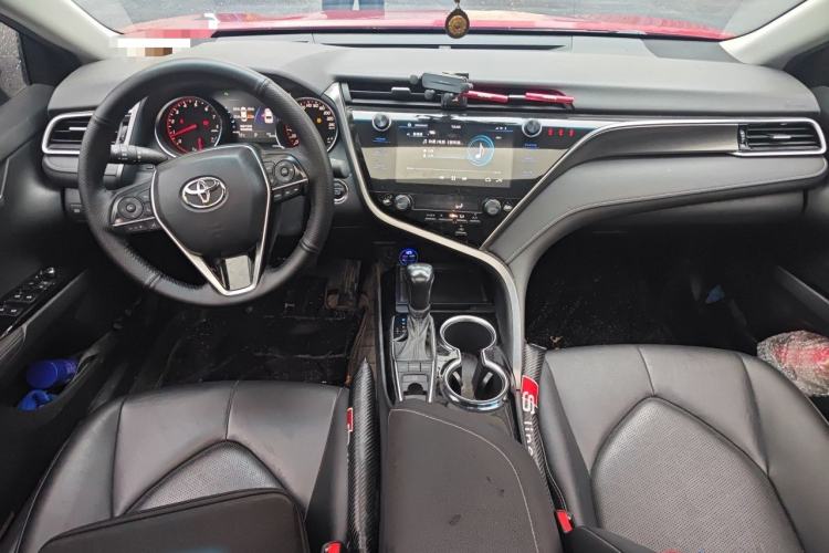 Used Toyota Camry 2019 2.5S FENGSHANG Version China VI Standard Center Console