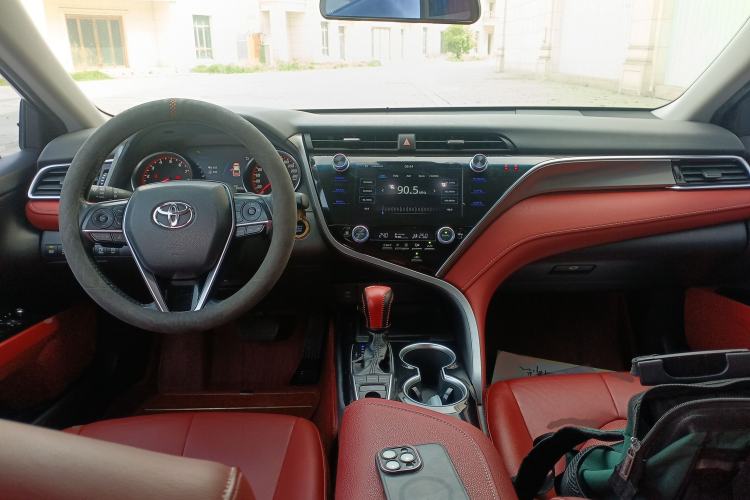 Used Toyota Camry 2019 2.5S FENGSHANG Version China VI Standard Center Console
