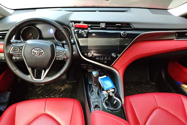 Used Toyota Camry 2019 2.5S FENGSHANG Version China VI Standard Center Console