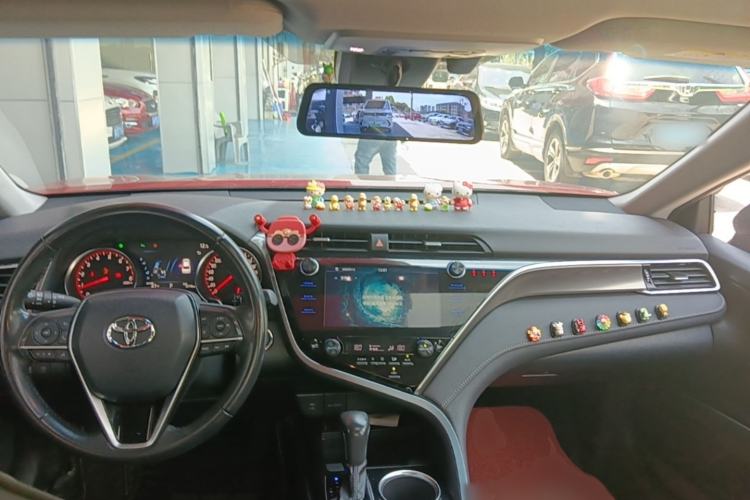 Used Toyota Camry 2019 Revised Version 2.0S Fēngshàng Edition Center Console