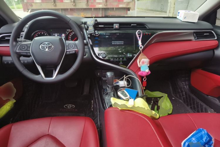Used Toyota Camry 2019 2.5S FENGSHANG Version China VI Standard Center Console