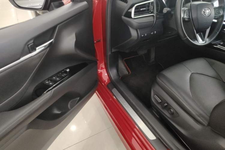 Used Toyota Camry 2019 Dual-Engine 2.5HS FENGSHANG Edition China VI Standard Driver Seat