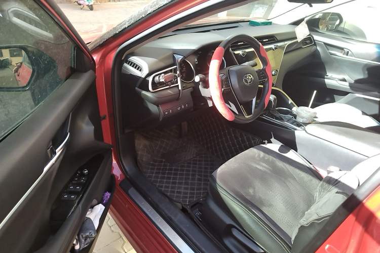 Used Toyota Camry 2019 2.0S FENGSHANG Version China VI Standard Driver Seat