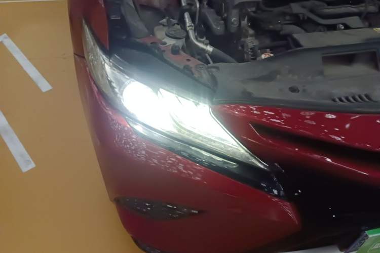 Used Toyota Camry 2019 2.0S FENGSHANG Version China VI Standard Engine Bay Right