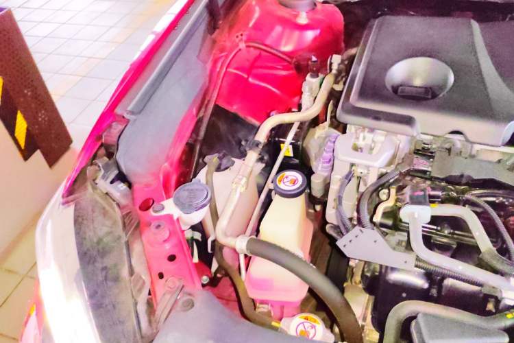 Used Toyota Camry 2019 Revised Version Dual-Engine 2.5 HS Fēngshàng Edition Engine Bay Right