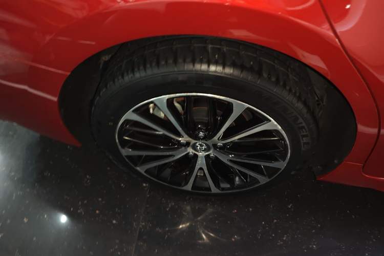 Used Toyota Camry 2019 2.0S FENGSHANG Version China VI Standard Exterior 5