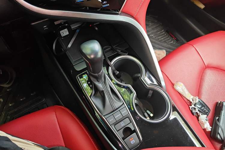 Used Toyota Camry 2019 2.5S FENGSHANG Version China VI Standard Gear Lever