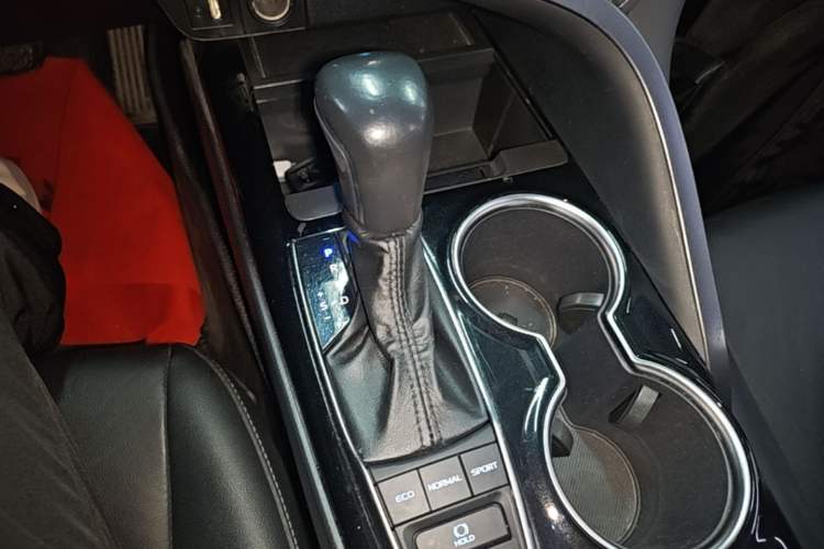 Used Toyota Camry 2019 Revised Version 2.5S Fēngshàng Edition Gear Lever