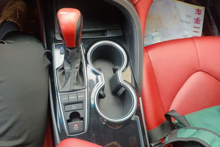 Used Toyota Camry 2019 2.5S FENGSHANG Version China VI Standard Gear Lever