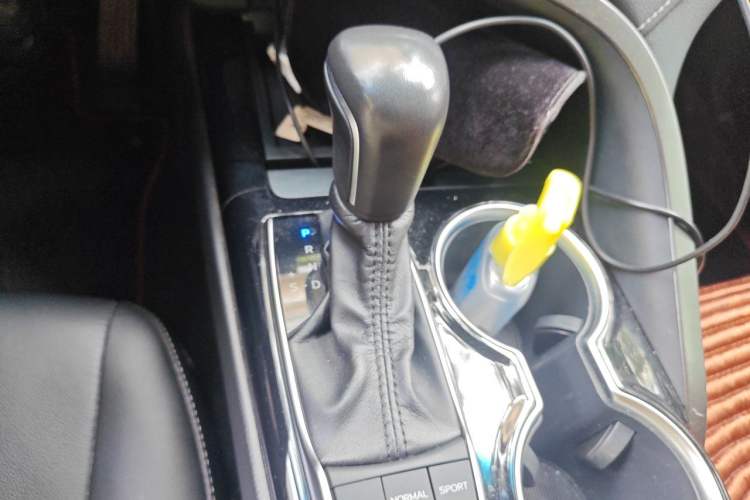 Used Toyota Camry 2019 2.5S FENGSHANG Version China V Standard Gear Lever