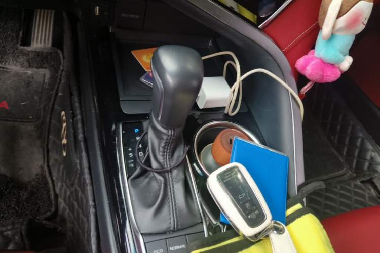 Used Toyota Camry 2019 2.5S FENGSHANG Version China VI Standard Gear Lever