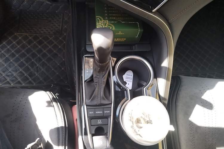Used Toyota Camry 2019 2.0S FENGSHANG Version China VI Standard Gear Lever