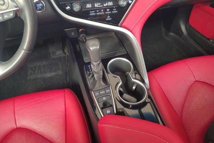 Used Toyota Camry 2019 2.5S FENGSHANG Version China VI Standard Gear Lever