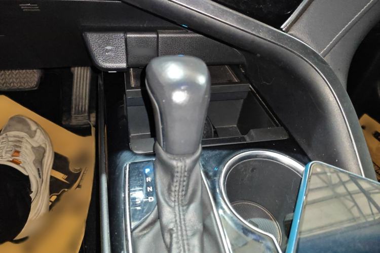 Used Toyota Camry 2019 Dual-Engine 2.5HS FENGSHANG Edition China VI Standard Gear Lever