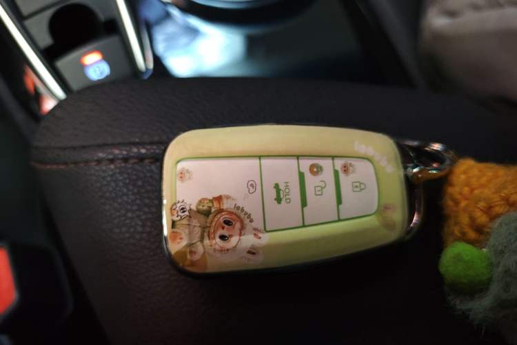 Used Toyota Camry 2019 2.0S FENGSHANG Version China VI Standard Interior 1