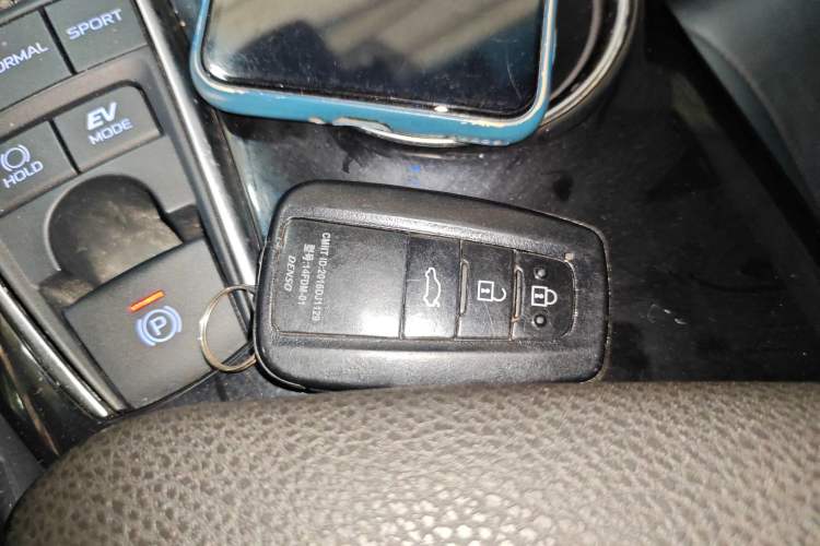 Used Toyota Camry 2019 Dual-Engine 2.5HS FENGSHANG Edition China VI Standard Interior 1