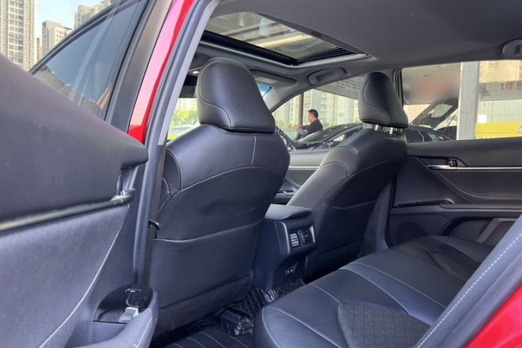 Used Toyota Camry 2019 2.5S FENGSHANG Version China VI Standard Interior 3