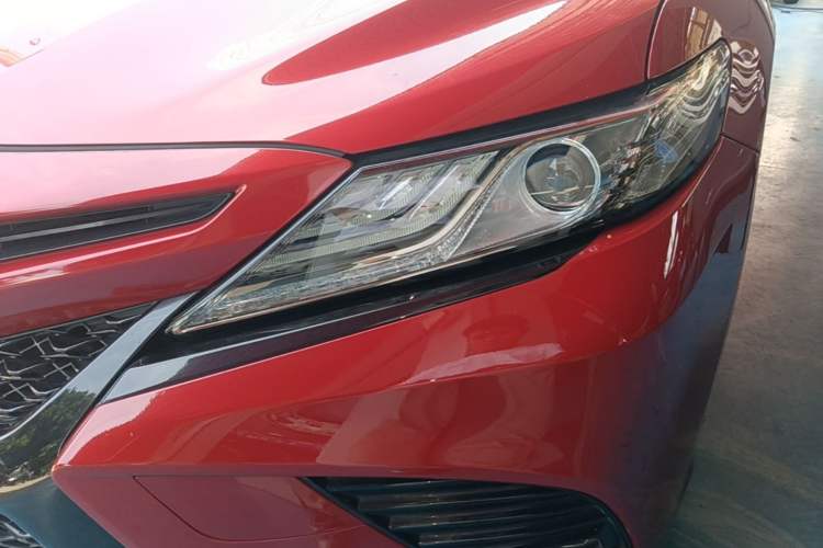 Used Toyota Camry 2019 Revised Version 2.0S Fēngshàng Edition Left Front Headlight
