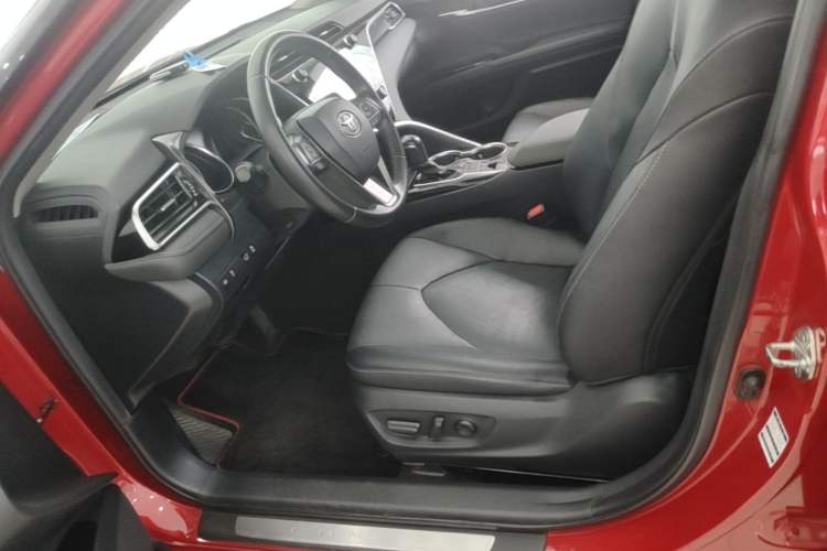 Used Toyota Camry 2019 Dual-Engine 2.5HS FENGSHANG Edition China VI Standard Left Front Seat