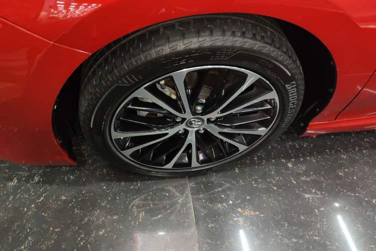 Used Toyota Camry 2019 2.0S FENGSHANG Version China VI Standard Left Front Wheel Hub