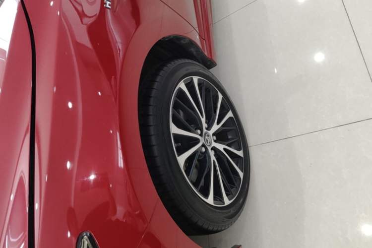 Used Toyota Camry 2019 Dual-Engine 2.5HS FENGSHANG Edition China VI Standard Left Front Wheel Hub
