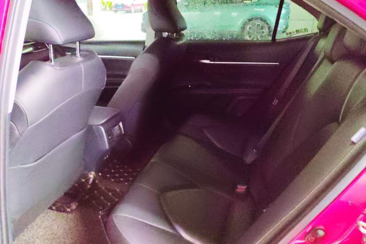 Used Toyota Camry 2019 Revised Version Dual-Engine 2.5 HS Fēngshàng Edition Left Rear Seat