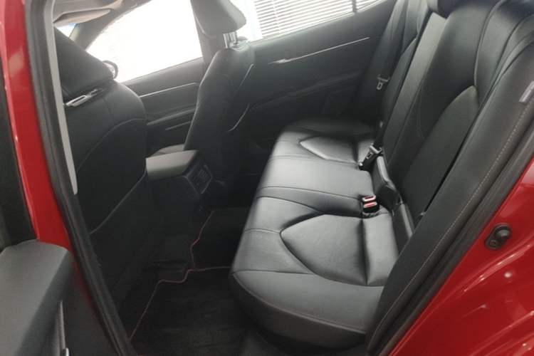 Used Toyota Camry 2019 Dual-Engine 2.5HS FENGSHANG Edition China VI Standard Left Rear Seat
