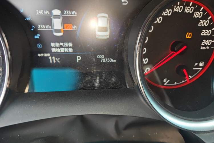Used Toyota Camry 2019 2.5S FENGSHANG Version China VI Standard Odometer Close Up
