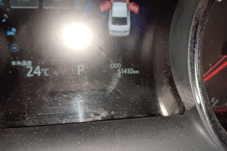 Used Toyota Camry 2019 2.0S FENGSHANG Version China VI Standard Odometer Close Up