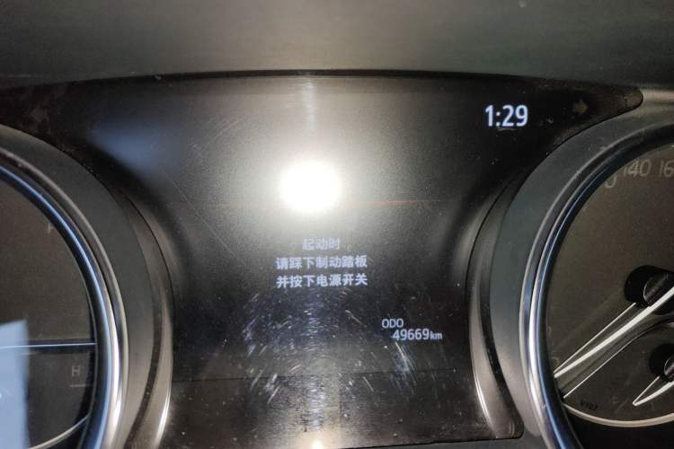 Used Toyota Camry 2019 Dual-Engine 2.5HS FENGSHANG Edition China VI Standard Odometer Close Up