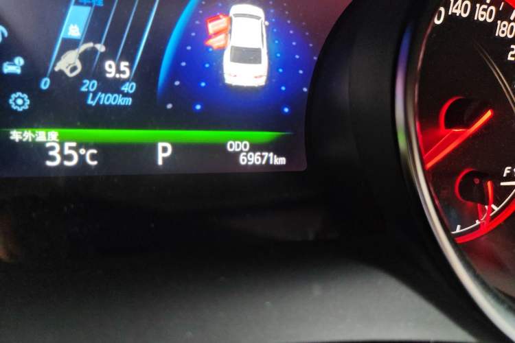 Used Toyota Camry 2019 2.5S FENGSHANG Version China V Standard Odometer Close Up