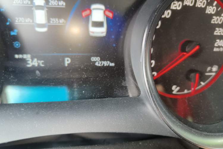 Used Toyota Camry 2019 2.5S FENGSHANG Version China VI Standard Odometer Close Up