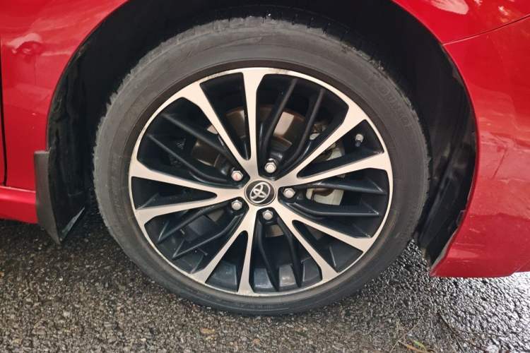 Used Toyota Camry 2019 2.5S FENGSHANG Version China VI Standard Right Front Wheel Hub