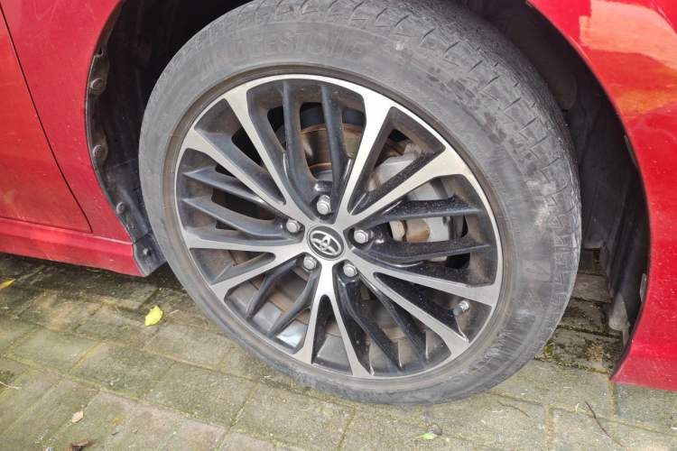 Used Toyota Camry 2019 2.5S FENGSHANG Version China V Standard Right Front Wheel Hub