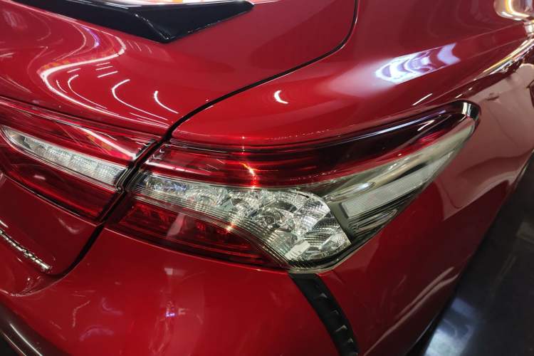 Used Toyota Camry 2019 2.0S FENGSHANG Version China VI Standard Right Rear Taillight
