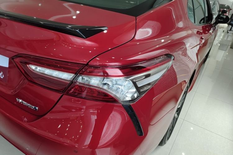 Used Toyota Camry 2019 Dual-Engine 2.5HS FENGSHANG Edition China VI Standard Right Rear Taillight