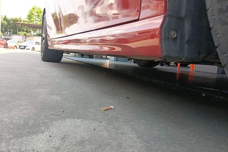 Used Toyota Camry 2019 Revised Version 2.0S Fēngshàng Edition Right Side Sill
