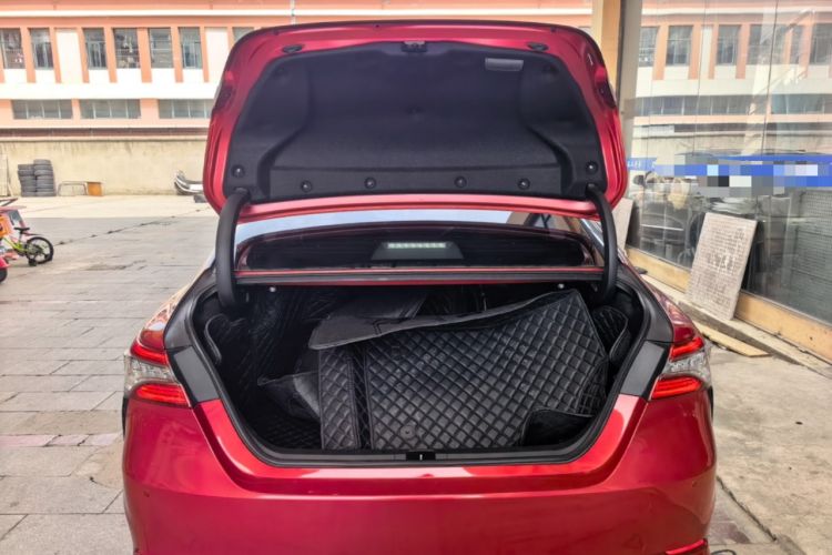 Used Toyota Camry 2019 2.5S FENGSHANG Version China VI Standard Trunk